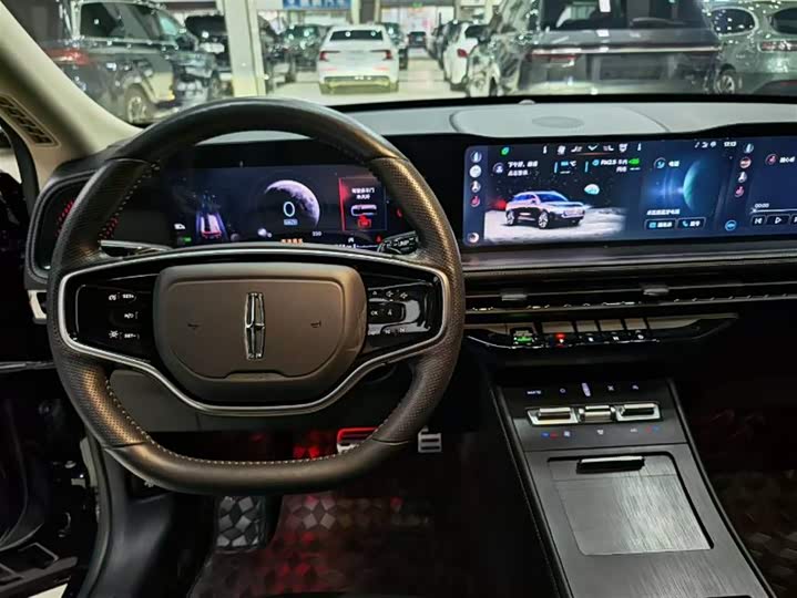 Фото 4 - Lincoln Corsair