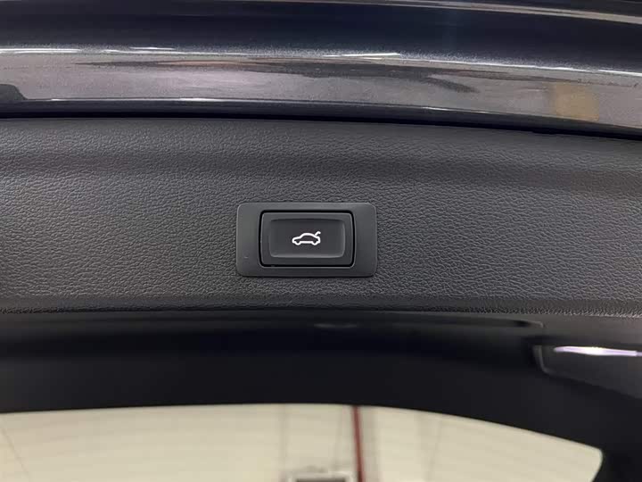 Фото 8 - Audi Q3