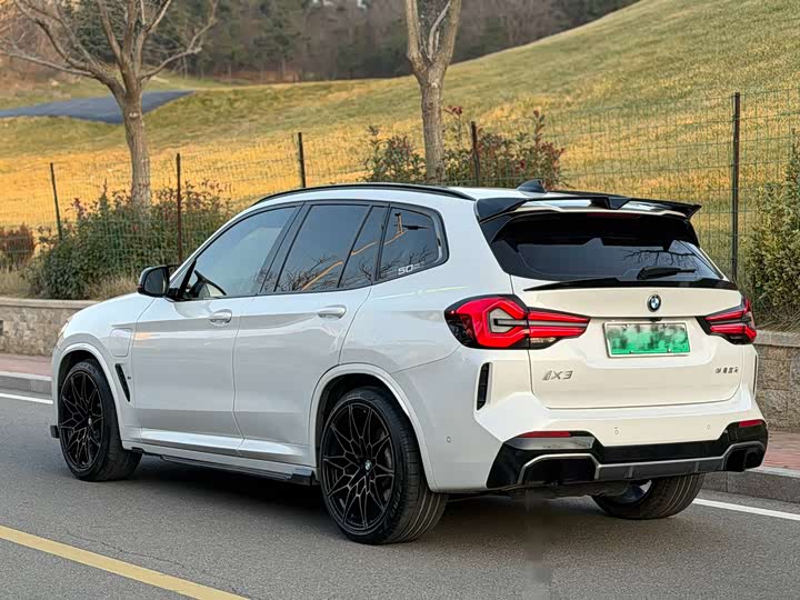 Фото 4 - BMW iX3