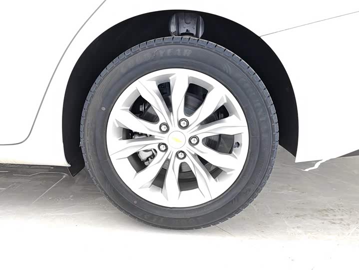 Фото 6 - Chevrolet Malibu XL