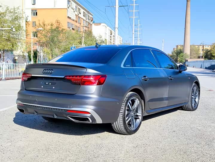 Фото 4 - Audi A4L