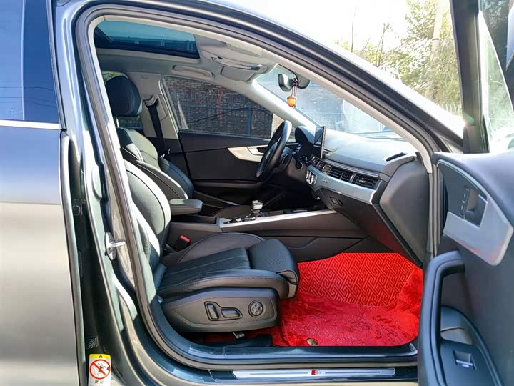 Фото 8 - Audi A4L