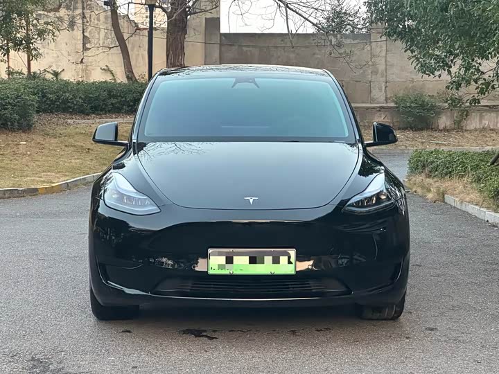 Фото 3 - Tesla Model Y