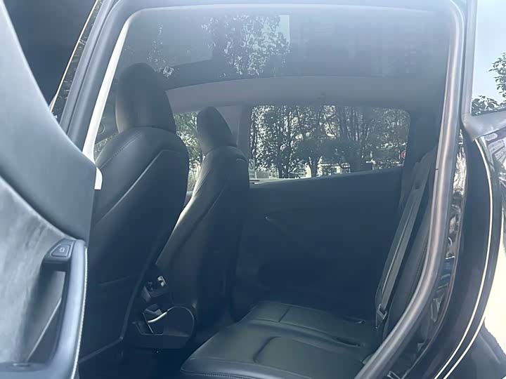 Фото 8 - Tesla Model Y