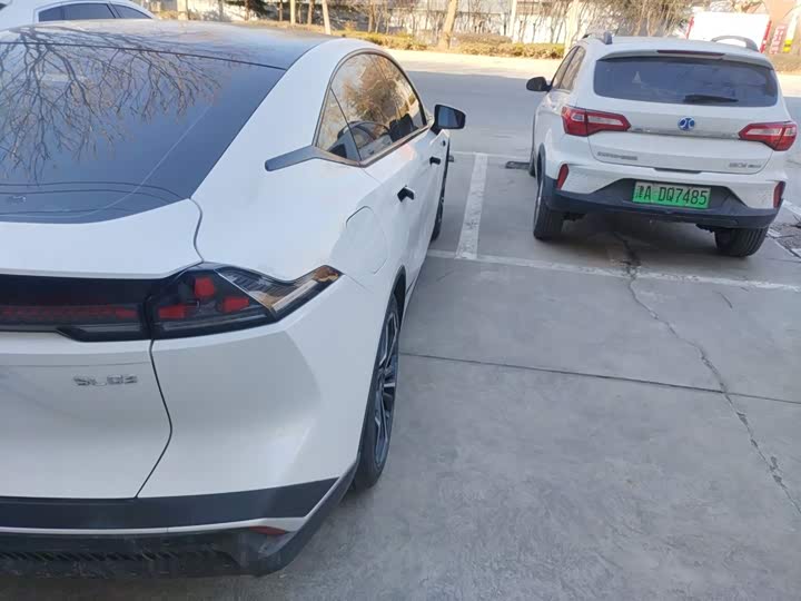 Фото 8 - Changan Deepal SL03