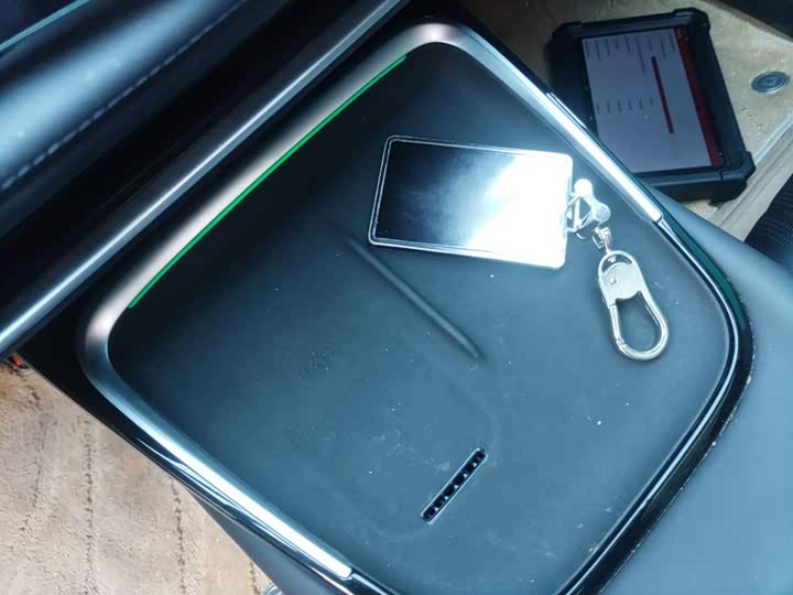 Фото 9 - Changan Deepal SL03