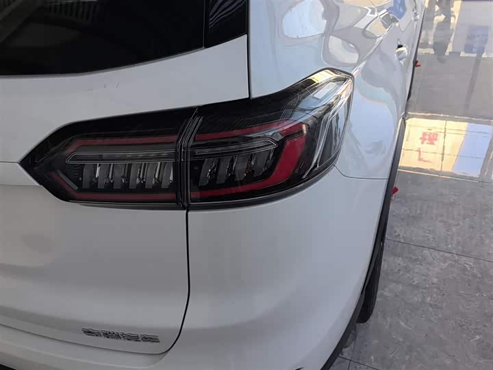 Фото 8 - Chery Tiggo 8