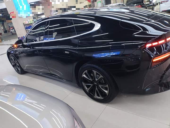 Фото 5 - XPeng P7