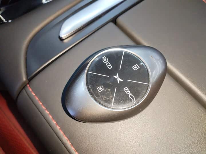 Фото 9 - XPeng P7