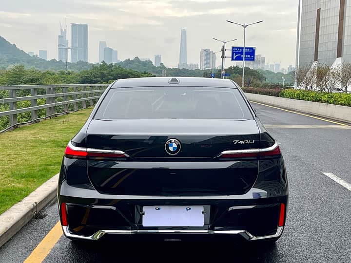 Фото 5 - BMW 7 Series