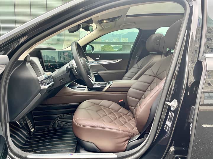 Фото 7 - BMW 7 Series