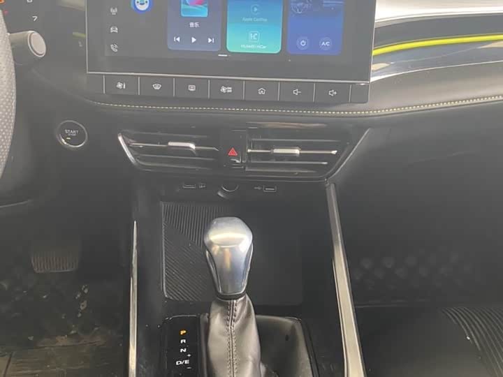 Фото 7 - Roewe i5