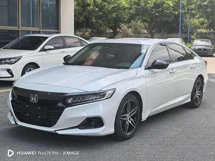 Фото 1 - Honda Accord