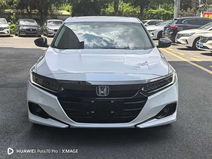 Фото 2 - Honda Accord