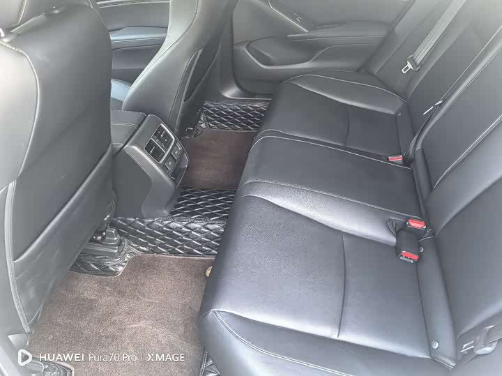 Фото 8 - Honda Accord