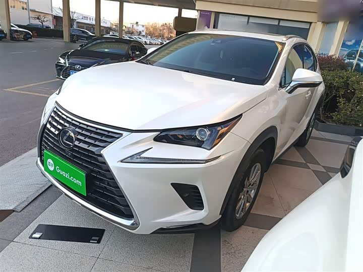 Фото 2 - Lexus NX