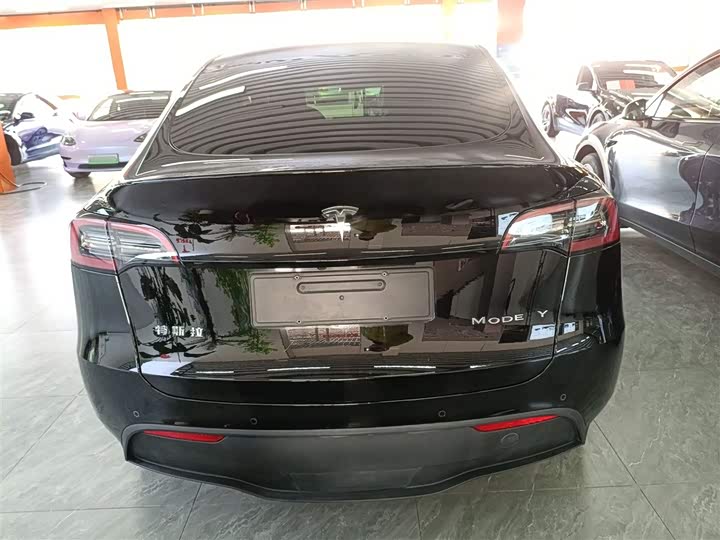 Фото 6 - Tesla Model Y