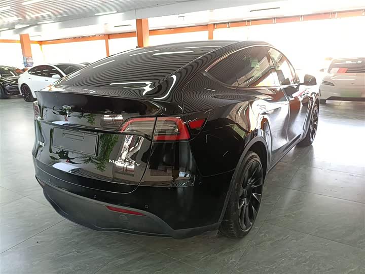 Фото 7 - Tesla Model Y