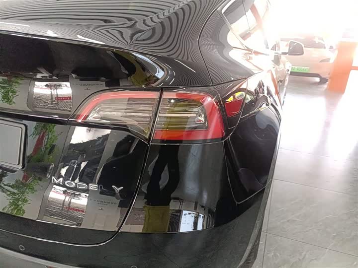 Фото 8 - Tesla Model Y