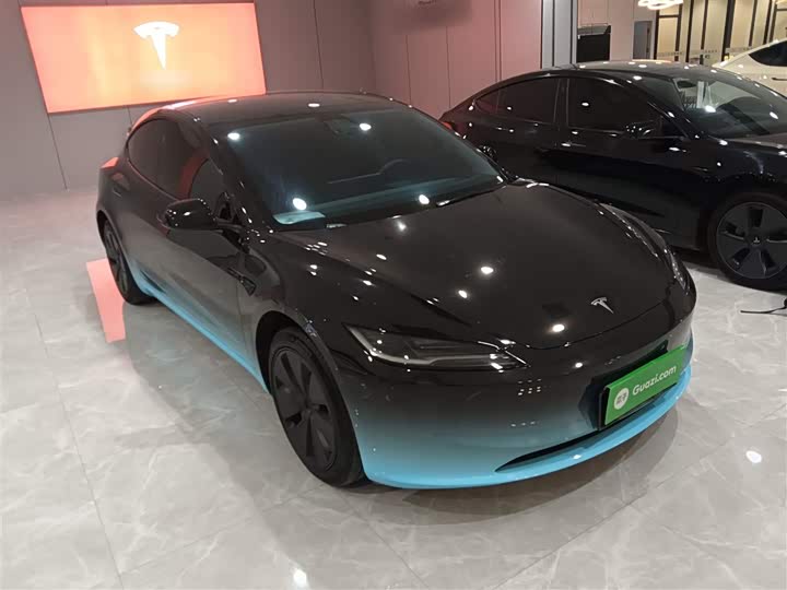 Фото 4 - Tesla Model 3