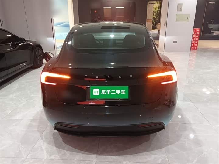 Фото 6 - Tesla Model 3