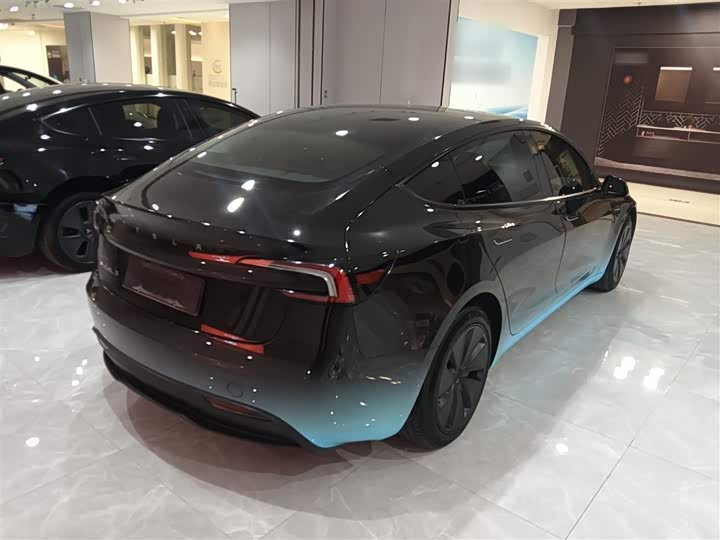 Фото 7 - Tesla Model 3