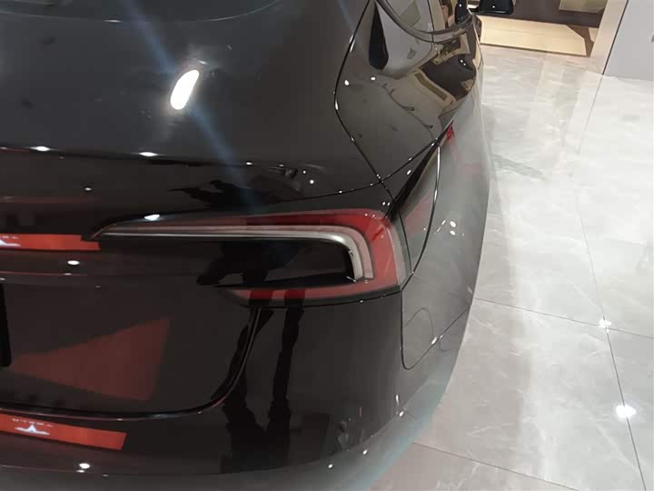 Фото 8 - Tesla Model 3