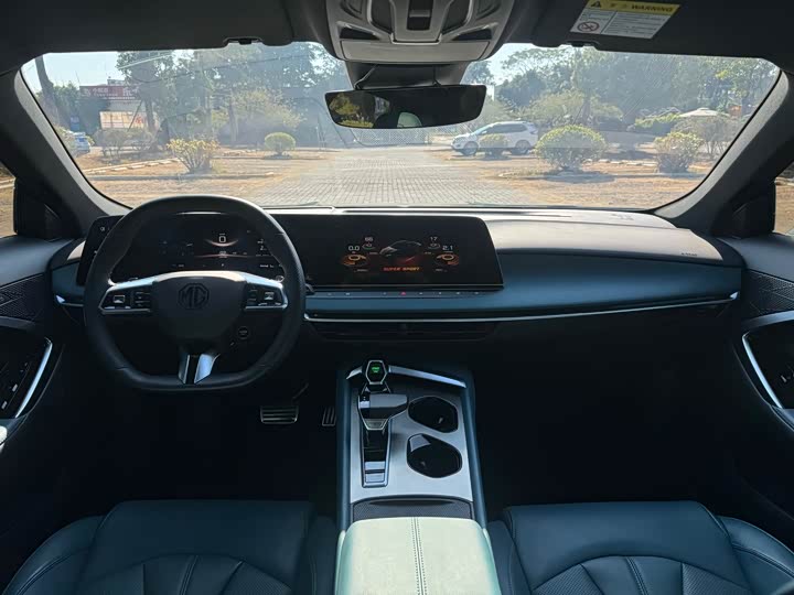 Фото 7 - MG Motor 7