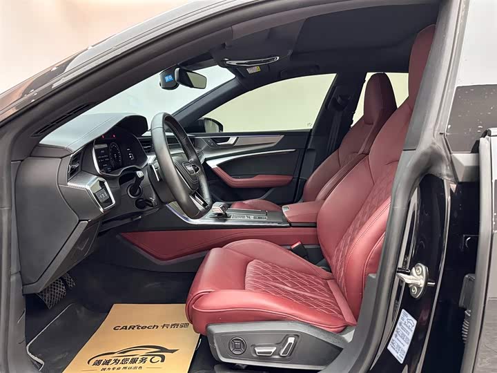 Фото 8 - Audi A7L