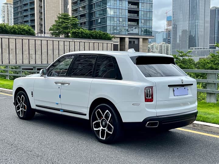 Фото 4 - Rolls-Royce Cullinan