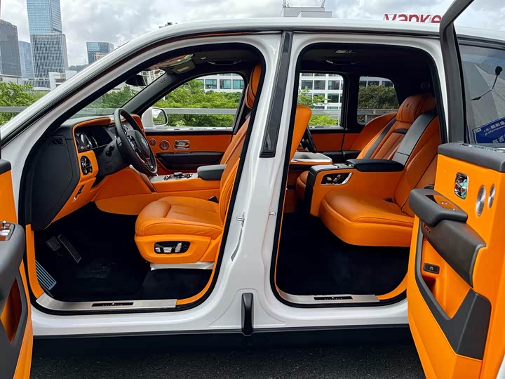 Фото 7 - Rolls-Royce Cullinan