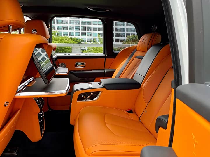 Фото 9 - Rolls-Royce Cullinan