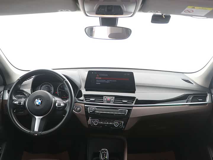 Фото 8 - BMW X1