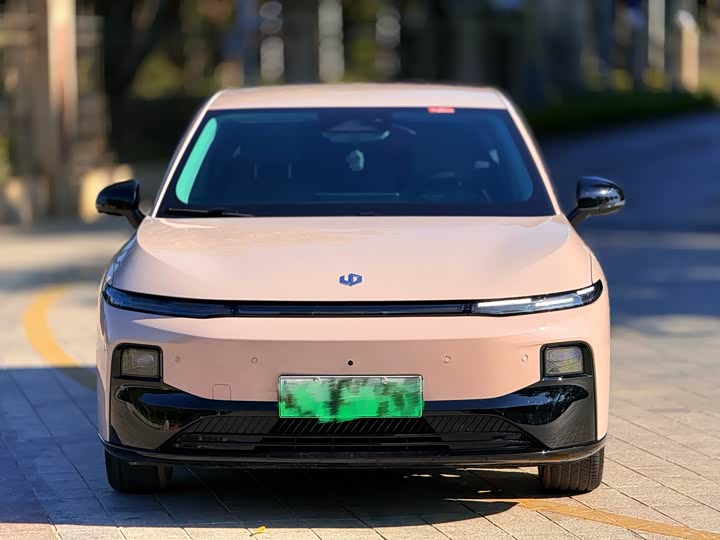 Фото 2 - Leapmotor B01