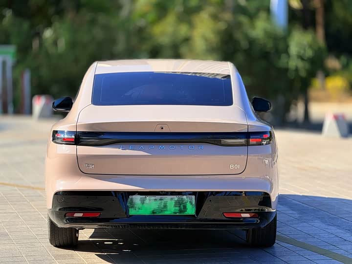 Фото 5 - Leapmotor B01
