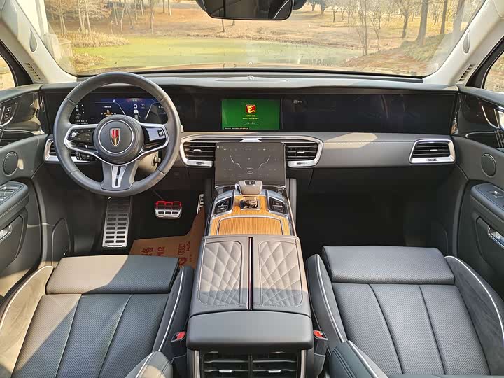 Фото 4 - Hongqi E-HS9