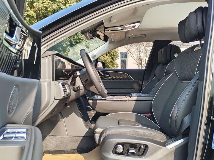 Фото 9 - Hongqi E-HS9