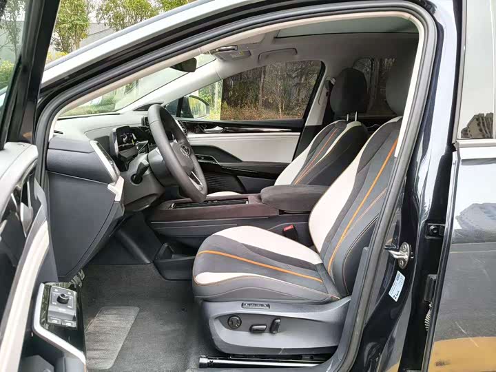 Фото 6 - Volkswagen ID.6 Crozz