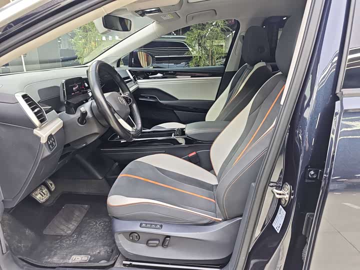 Фото 9 - Volkswagen ID.6 Crozz