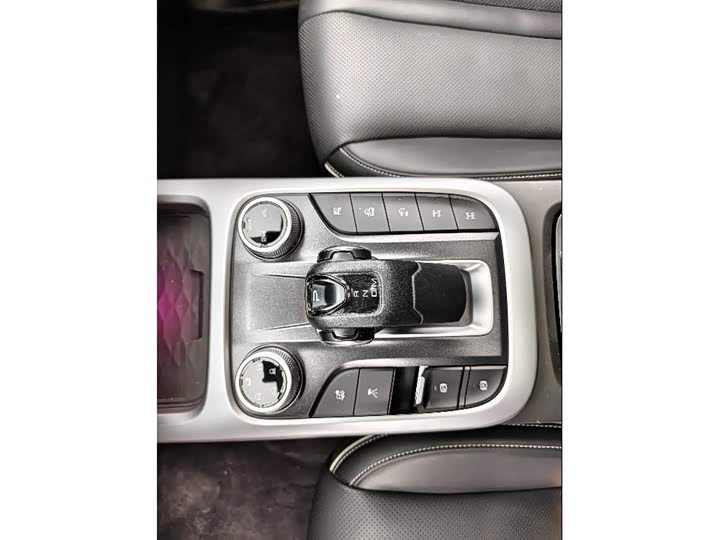 Фото 6 - Tank 300