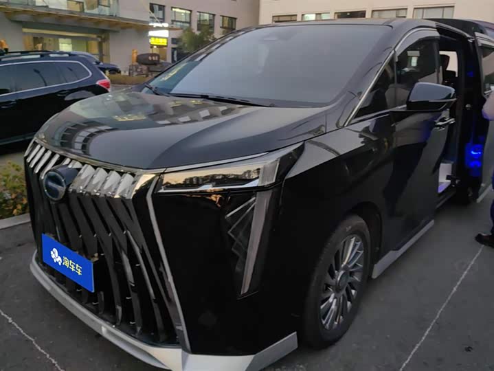 Фото 1 - GAC Trumpchi M8