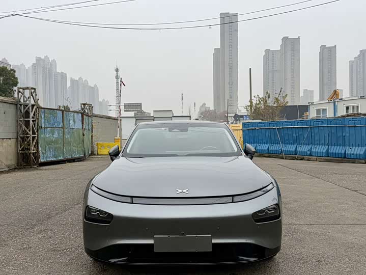 Фото 2 - XPeng P7