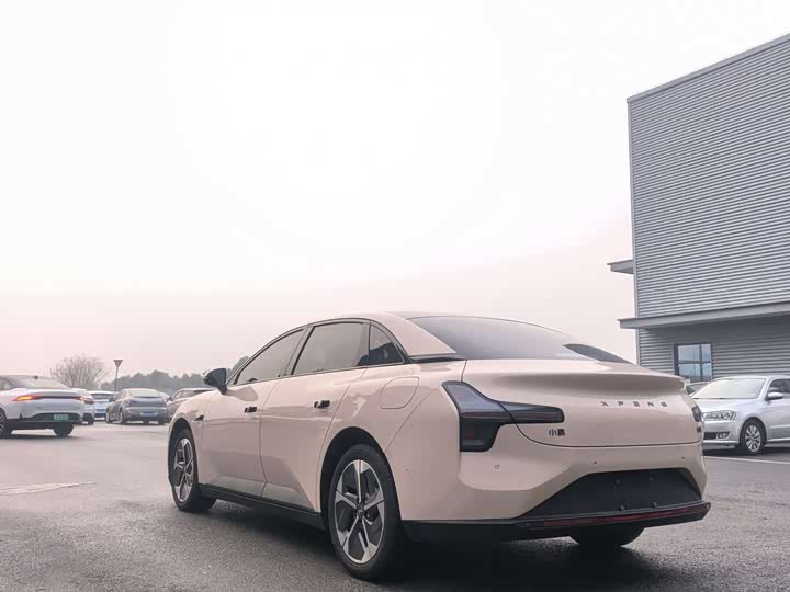 Фото 5 - XPeng Mona M03