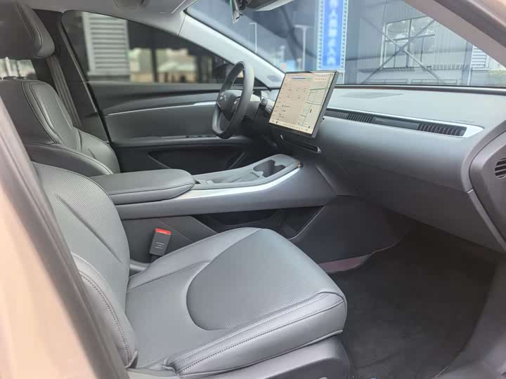 Фото 8 - XPeng Mona M03