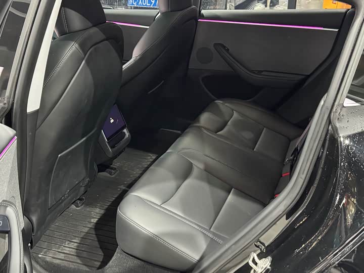 Фото 8 - Tesla Model 3