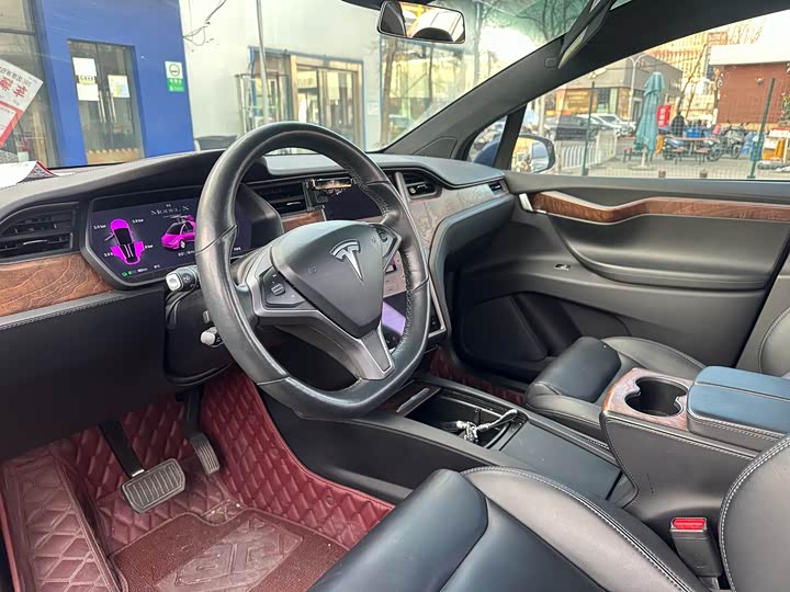 Фото 6 - Tesla Model X