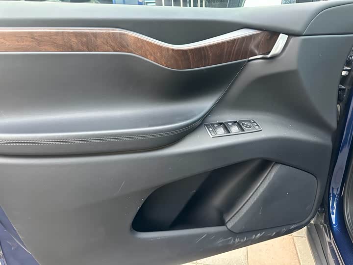 Фото 7 - Tesla Model X