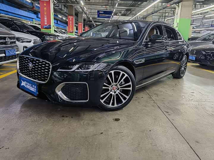 Фото 1 - Jaguar XF L