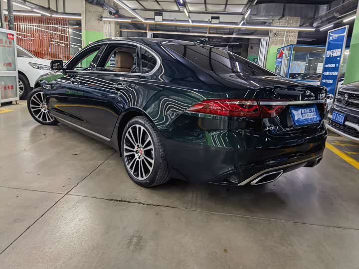 Фото 4 - Jaguar XF L