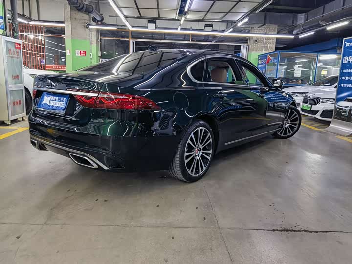 Фото 6 - Jaguar XF L